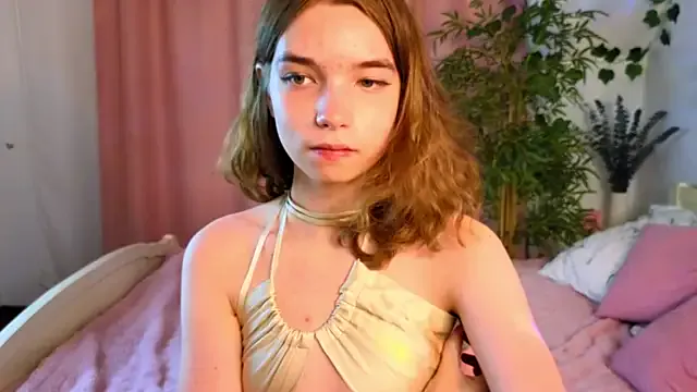 AmyBelmontt – webcam model profile photo Image 2