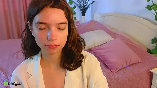 AmyBelmontt – webcam model profile photo Image 5