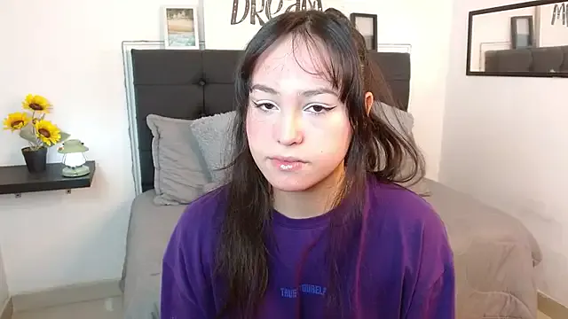 SkyLumen – webcam model profile photo Image 10