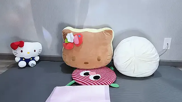 Doucelouve9 – webcam model profile photo Image 18