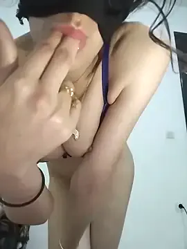 Soe_Love – webcam model profile photo Image 4