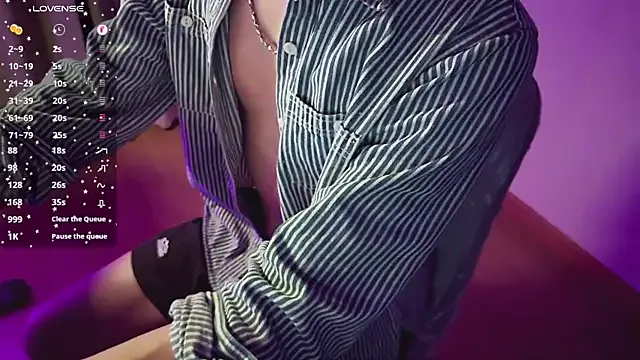 VivianWilson – webcam model profile photo Image 9