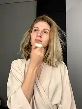 Olsuh – webcam model profile photo Image 10