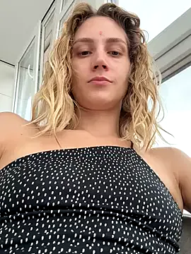 Olsuh – webcam model profile photo Image 15