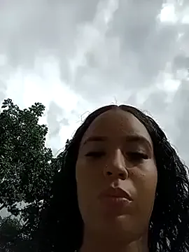 AmyBelmontt – webcam model profile photo Image 2