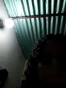 AmyBelmontt – webcam model profile photo Image 4