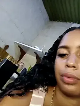 AmyBelmontt – webcam model profile photo Image 9