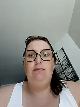 KaraNoir – webcam model profile photo Image 5