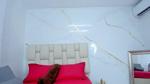 afrodita__25 – webcam model profile photo Image 6