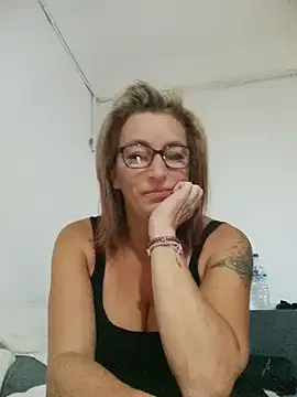 Fifi83Bell – webcam model profile photo