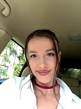 LunaKrismas – webcam model profile photo Image 2