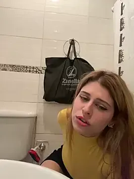 Lililth_Capri77 – webcam model profile photo Image 8