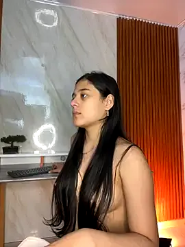 Astrid3 – webcam model profile photo Image 19