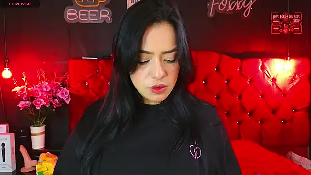 AmyBelmontt – webcam model profile photo Image 3