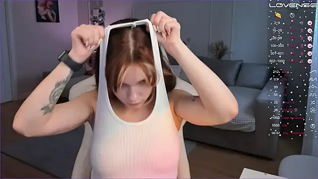 AmyBelmontt – webcam model profile photo Image 2