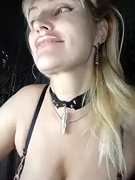 AuroraRuiz – webcam model profile photo Image 18