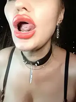 AuroraRuiz – webcam model profile photo Image 3