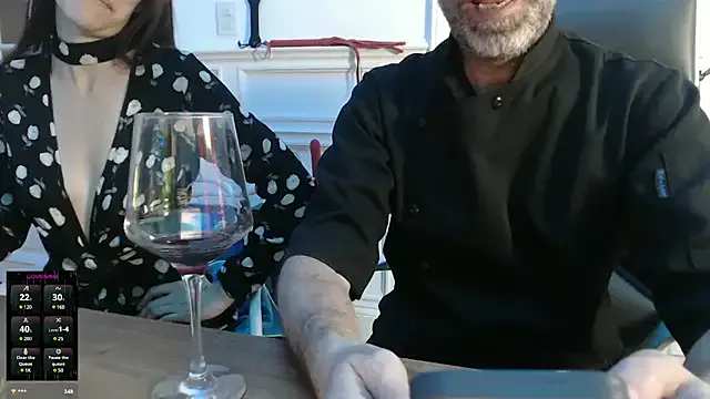 MiraLocks – webcam model profile photo Image 2