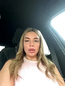 PearlQuinn – webcam model profile photo Image 13