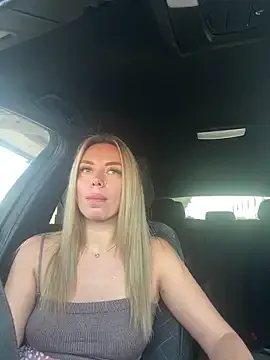 PearlQuinn – webcam model profile photo Image 2