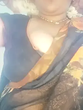 NinaFontana – webcam model profile photo Image 7