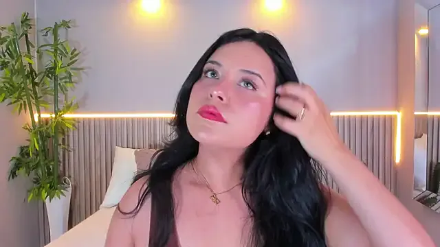 CARMIYNNA – webcam model profile photo Image 7