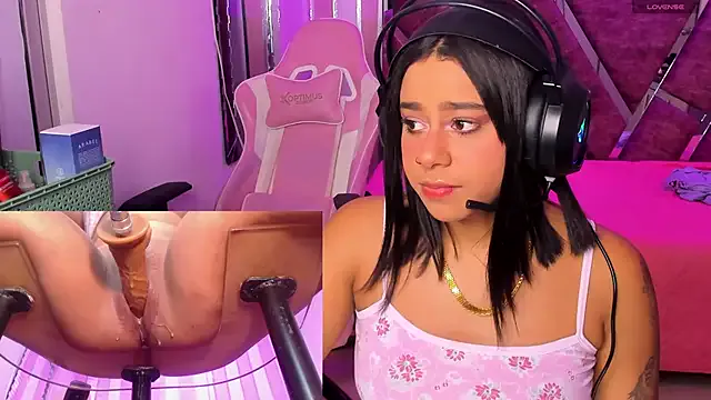 CassieGil – webcam model profile photo Image 14