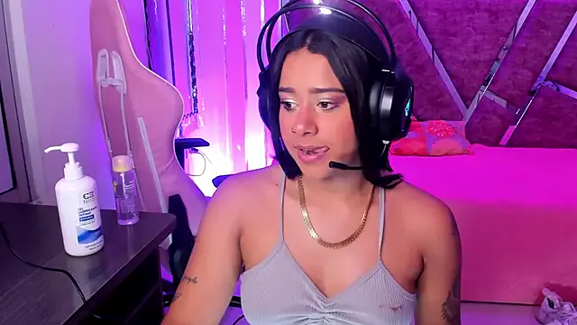 CassieGil – webcam model profile photo Image 17