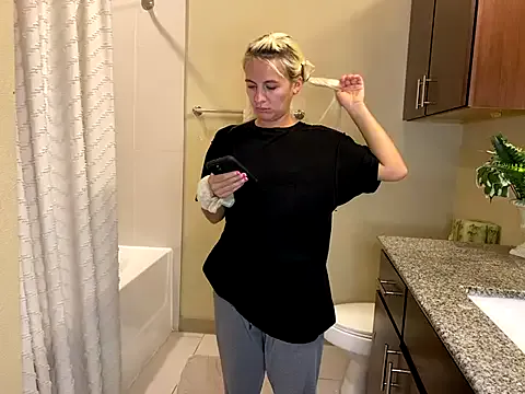 JenCampbell – webcam model profile photo Image 12