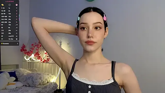 VivianBasset – webcam model profile photo Image 15