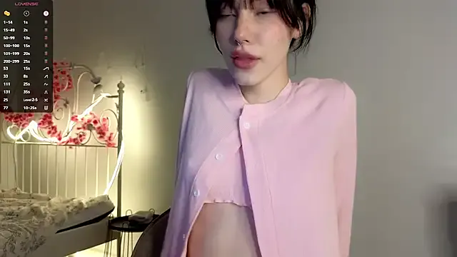 VivianBasset – webcam model profile photo Image 17