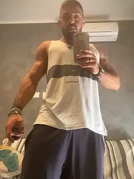 MeilynDuque – webcam model profile photo Image 2