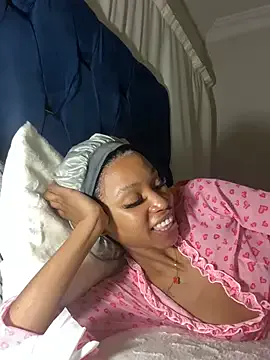 SophieBlaake – webcam model profile photo Image 5