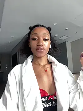 SophieBlaake – webcam model profile photo Image 7