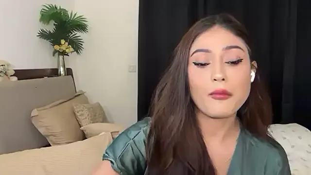 AmyBelmontt – webcam model profile photo Image 6