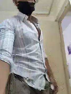 AmyBelmontt – webcam model profile photo Image 3