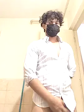 AmyBelmontt – webcam model profile photo Image 4