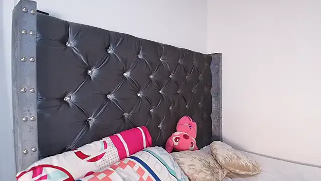 Shalu_G – webcam model profile photo Image 3