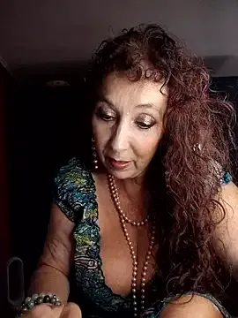 KaraNoir – webcam model profile photo Image 3