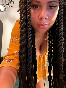 JulietaFontana – webcam model profile photo Image 3