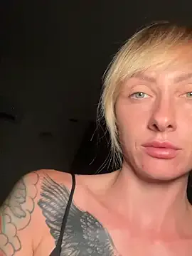 KatieVance – webcam model profile photo Image 15