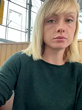 KatieVance – webcam model profile photo Image 17