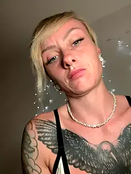 KatieVance – webcam model profile photo Image 18