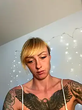 KatieVance – webcam model profile photo Image 19