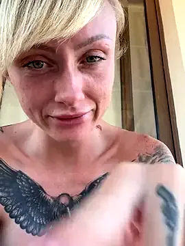 KatieVance – webcam model profile photo Image 3