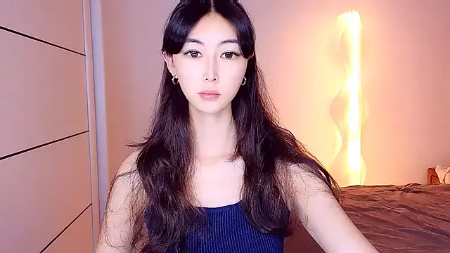 Noya – webcam model profile photo Image 12