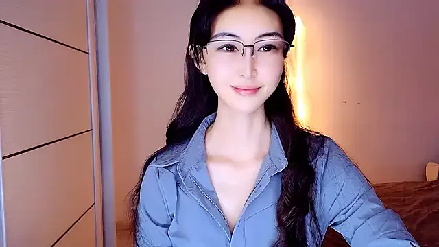 Noya – webcam model profile photo Image 14