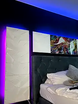 SK010 – webcam model profile photo Image 12