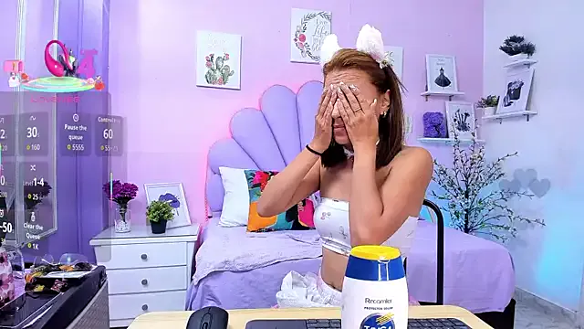 AmyBelmontt – webcam model profile photo Image 7