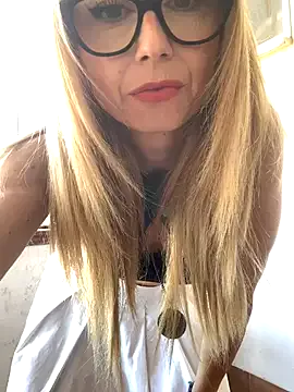 IsabellaSanz – webcam model profile photo Image 19